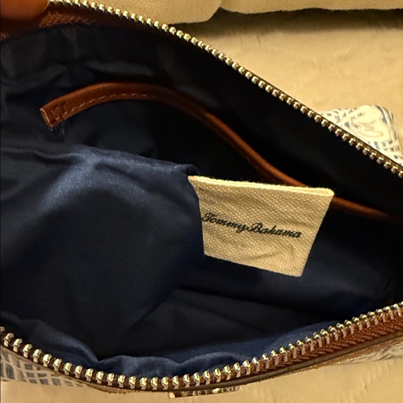 Tommy Bahama Blue and Cream Tropical Clutch - Picture 8 of 8